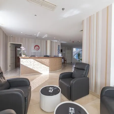 Fanat Hotel 4*
